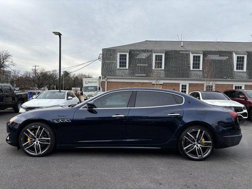 2022 Maserati Quattroporte Modena Q4