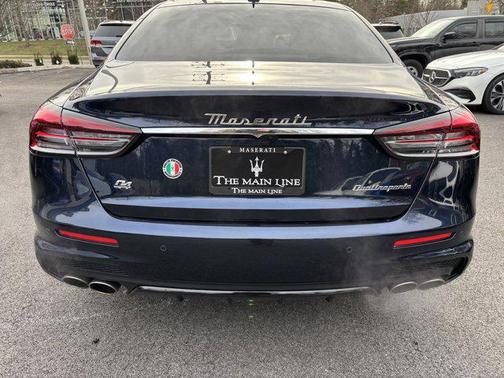 2022 Maserati Quattroporte Modena Q4
