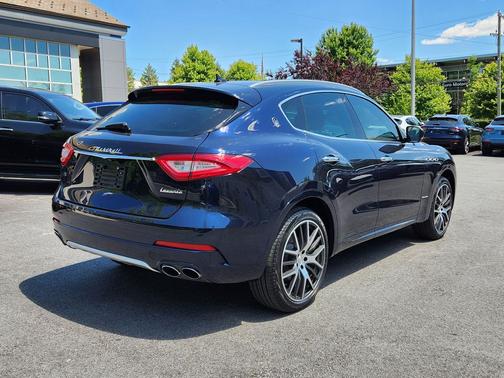 Blu Nobile Tri-Coat 2019 Maserati Levante Base