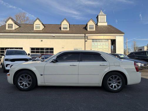 2005 Chrysler 300C Base