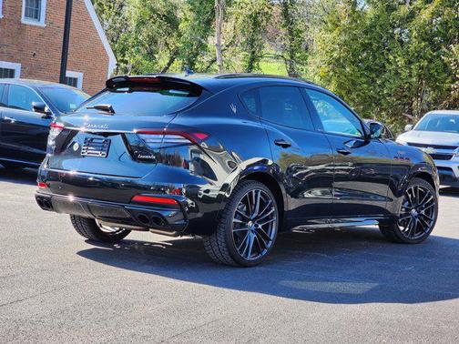 2022 Maserati Levante Trofeo