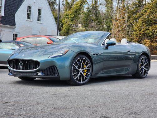 Verde Giada Metallic 2026 Maserati GranCabrio Base