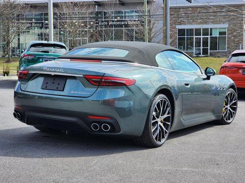 Verde Giada Metallic 2026 Maserati GranCabrio Base