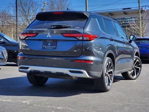 2024 Mitsubishi Outlander SE