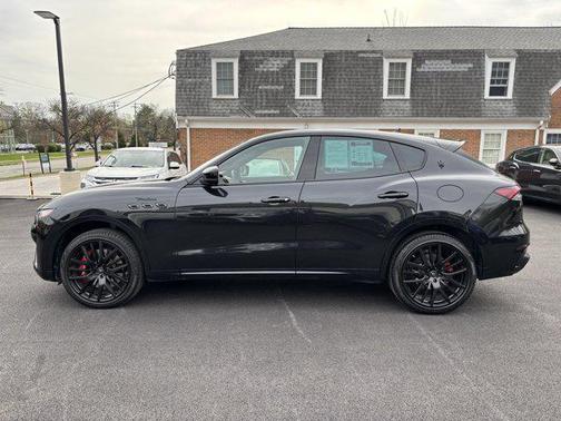 2022 Maserati Levante Modena