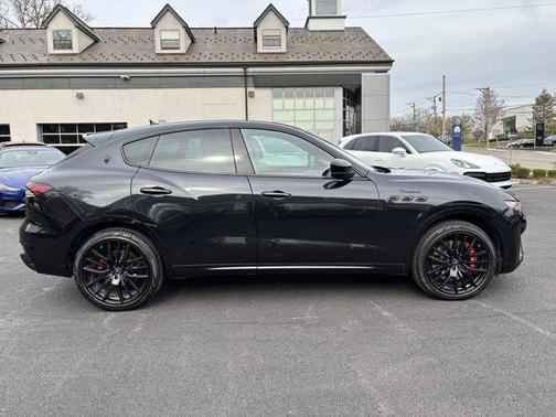 2022 Maserati Levante Modena