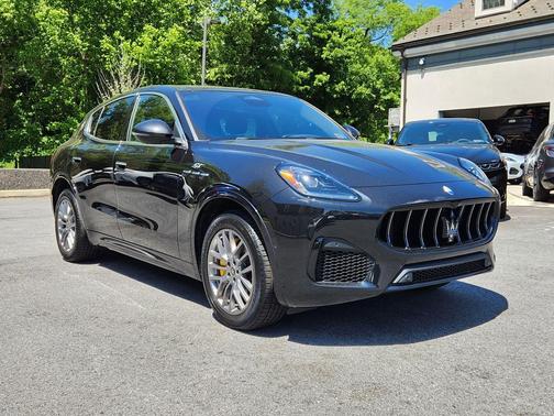 Nero Tempesta Metallic 2023 Maserati Grecale GT