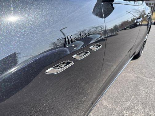 2022 Maserati Ghibli Modena Q4