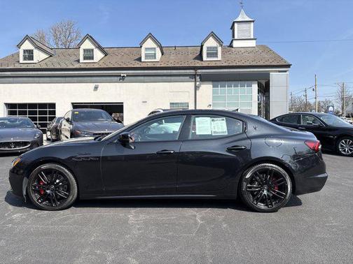2022 Maserati Ghibli Modena Q4