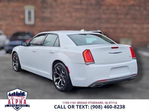 2018 Chrysler 300 Touring
