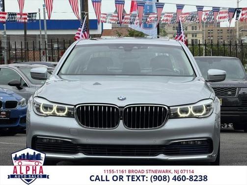 2017 BMW 740 740i Sedan