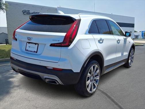 2022 Cadillac XT4 Premium Luxury