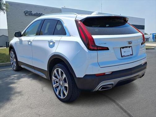 2022 Cadillac XT4 Premium Luxury