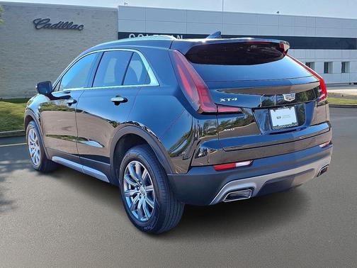 2022 Cadillac XT4 Premium Luxury