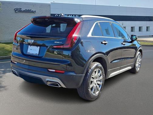 2022 Cadillac XT4 Premium Luxury