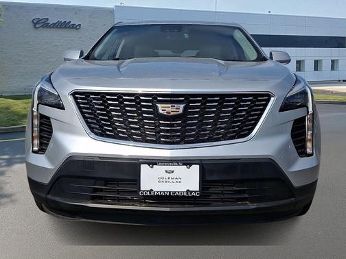 Radiant Silver Metallic 2021 Cadillac XT4 Luxury