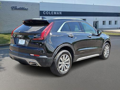 Black Metallic 2022 Cadillac XT4 Premium Luxury