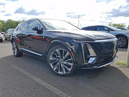 Stellar Black Metallic 2026 Cadillac LYRIQ Signature Luxury