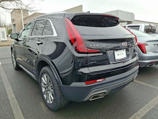 2022 Cadillac XT4 Premium Luxury