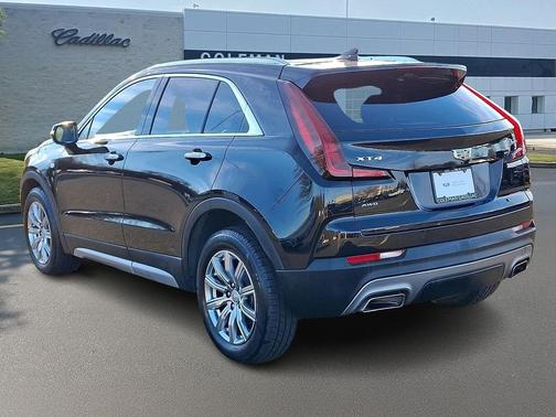 2022 Cadillac XT4 Premium Luxury