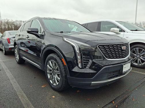 2022 Cadillac XT4 Premium Luxury