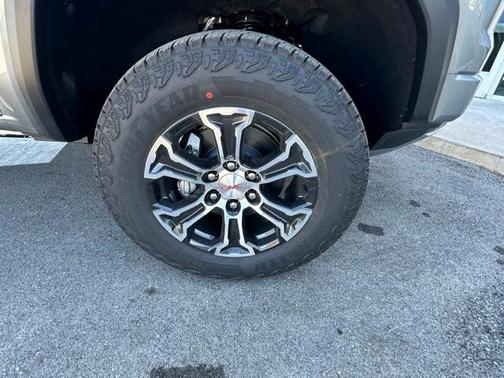 2025 GMC Canyon AT4