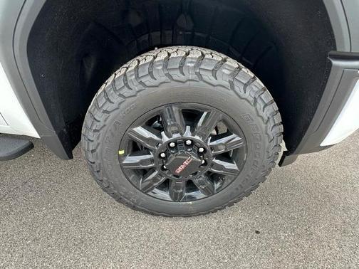 2025 GMC Sierra 2500 AT4