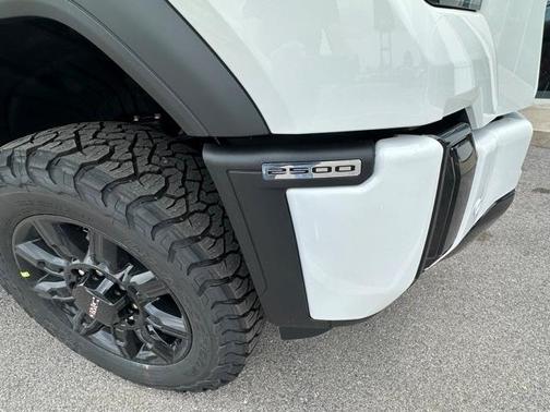 2025 GMC Sierra 2500 AT4