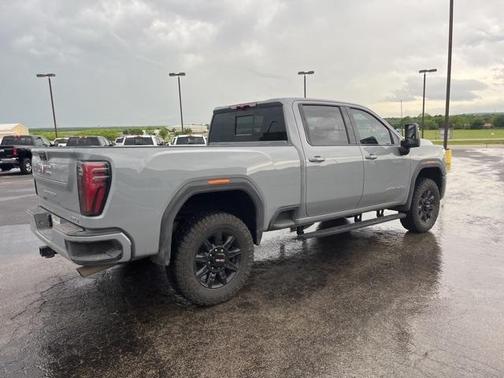 2024 GMC Sierra 2500 AT4