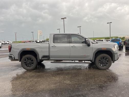 2024 GMC Sierra 2500 AT4