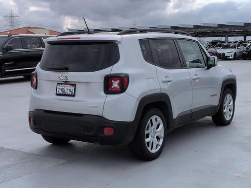 Glacier Metallic 2016 Jeep Renegade Latitude