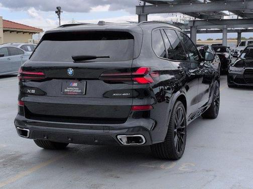 Black Sapphire Metallic 2025 BMW X5 xDrive40i