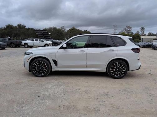Alpine White 2026 BMW X5 PHEV xDrive50e