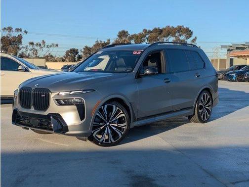 2023 BMW X7 M60i