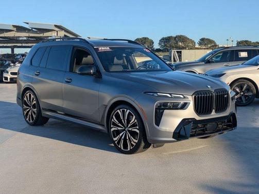 2023 BMW X7 M60i