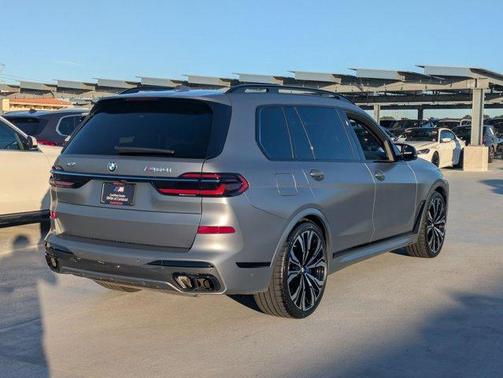 2023 BMW X7 M60i