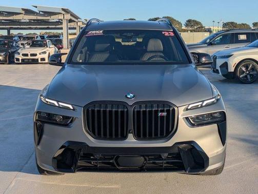 2023 BMW X7 M60i