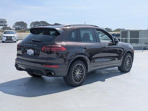 2017 Porsche Cayenne Platinum Edition