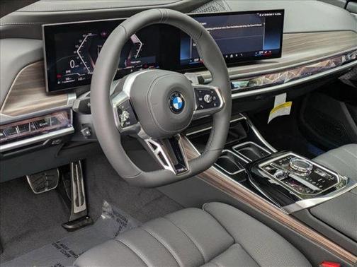 2025 BMW 760 760i xDrive