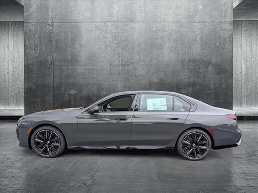 2025 BMW 760 760i xDrive