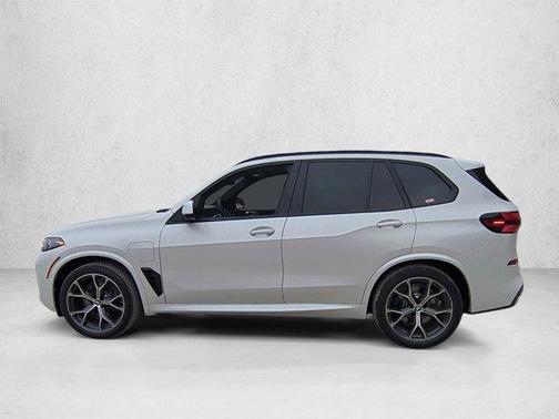 Mineral White Metallic 2026 BMW X5 PHEV xDrive50e