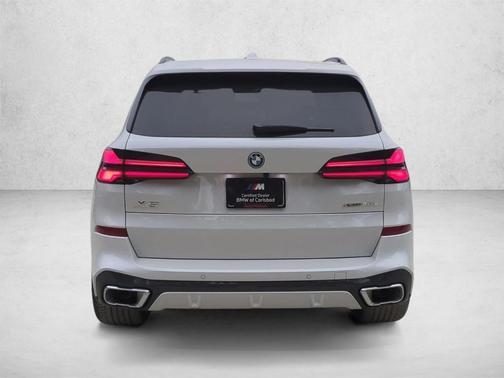 Mineral White Metallic 2026 BMW X5 PHEV xDrive50e