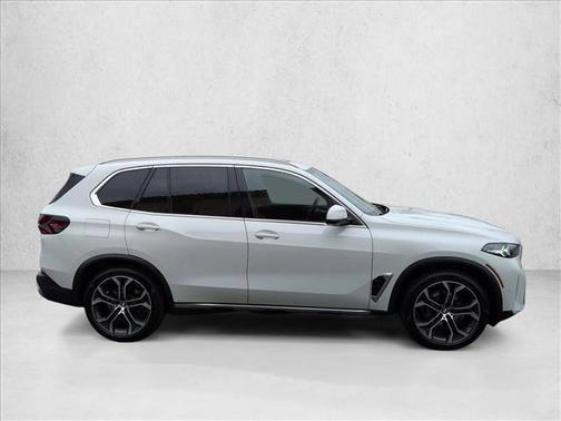 Alpine White 2024 BMW X5 xDrive40i