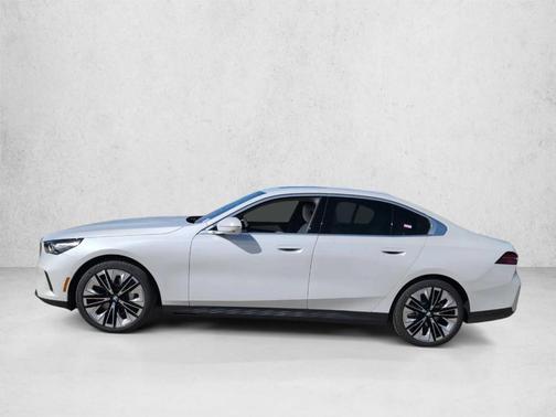 Mineral White Metallic 2026 BMW 530 i
