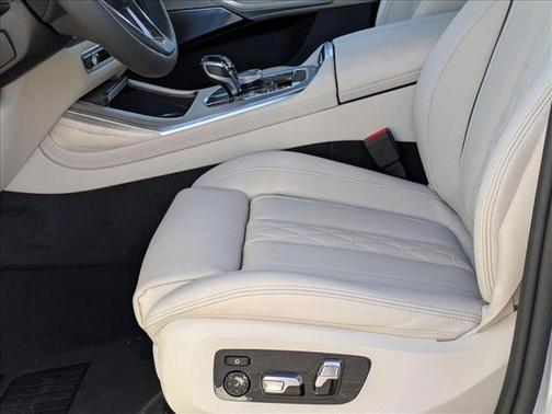 2025 BMW ALPINA XB7 Base