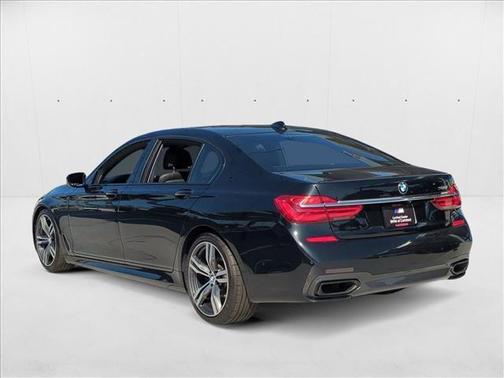 2019 BMW 750 i