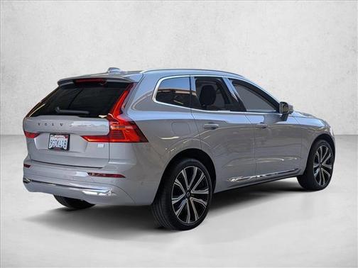 2023 Volvo XC60 Recharge Plug-In Hybrid T8 Ultimate Bright Theme