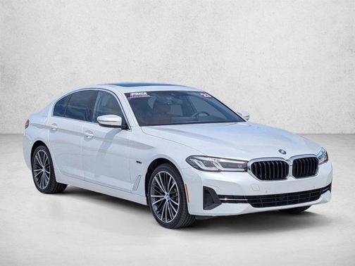 Mineral White Metallic 2023 BMW 530e 530e