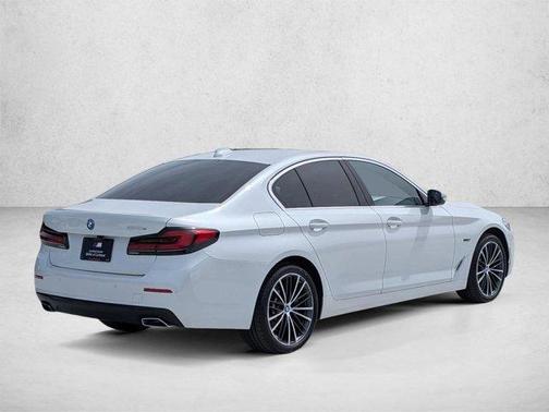 Mineral White Metallic 2023 BMW 530e 530e