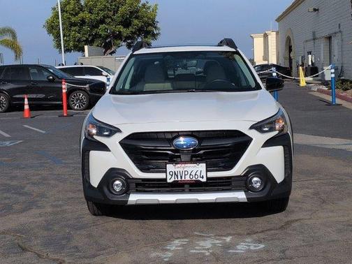 Crystal White Pearl 2025 Subaru Outback Limited